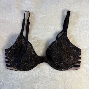 Victoria’s Secret Elegant Black Lace Underwire Bra Size 34D